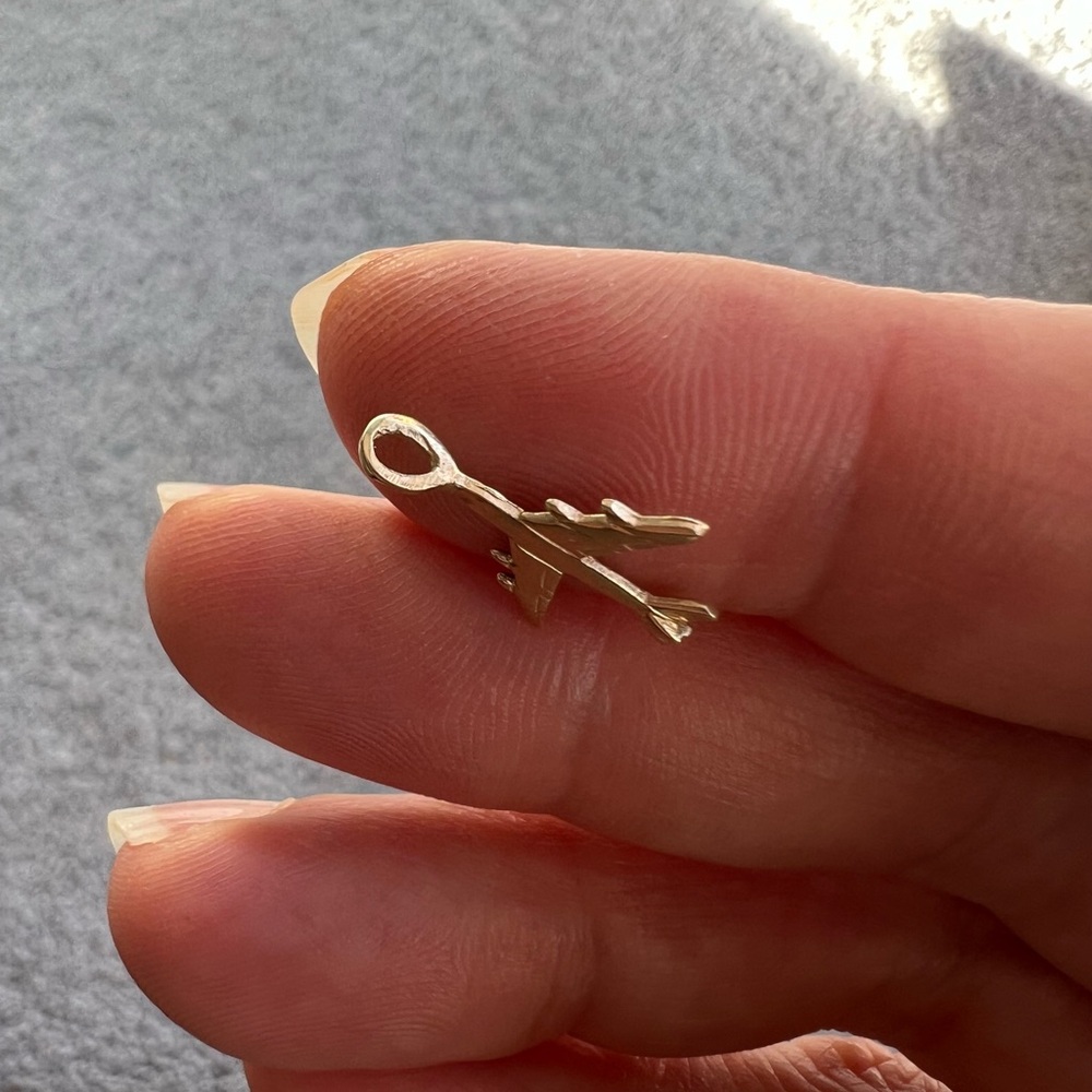 14k gold airplane bracelet charm - Picture 3 of 4